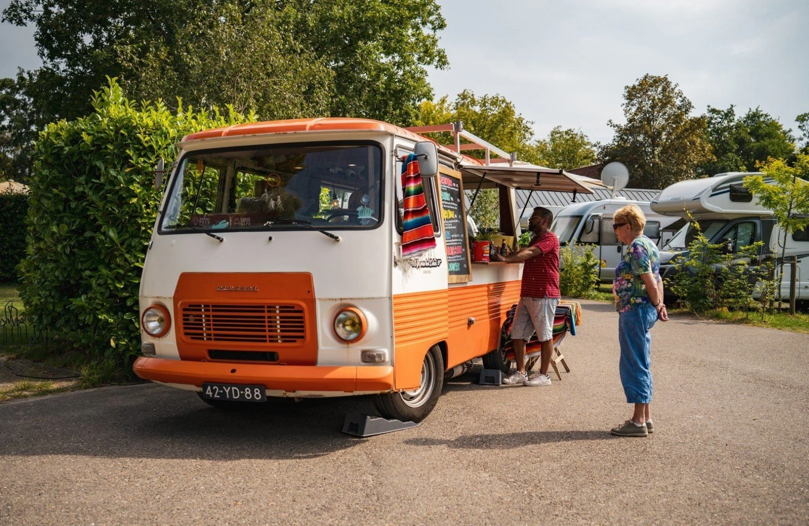 Camping met foodtruck